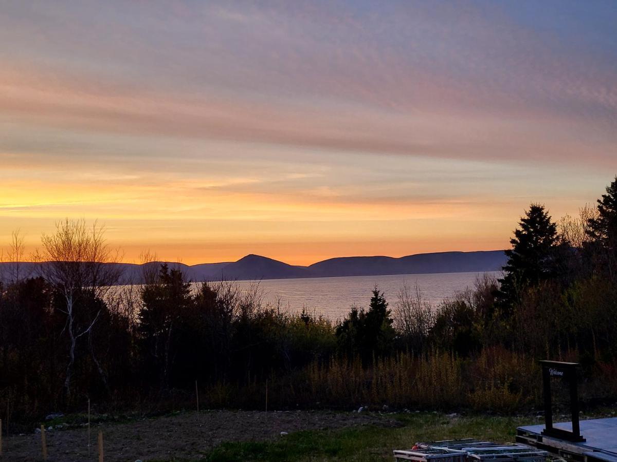 Moceanset Getaways-Beautiful Ocean, Mountain & Sunset Views, "Camping Experience" Dingwall Exterior photo